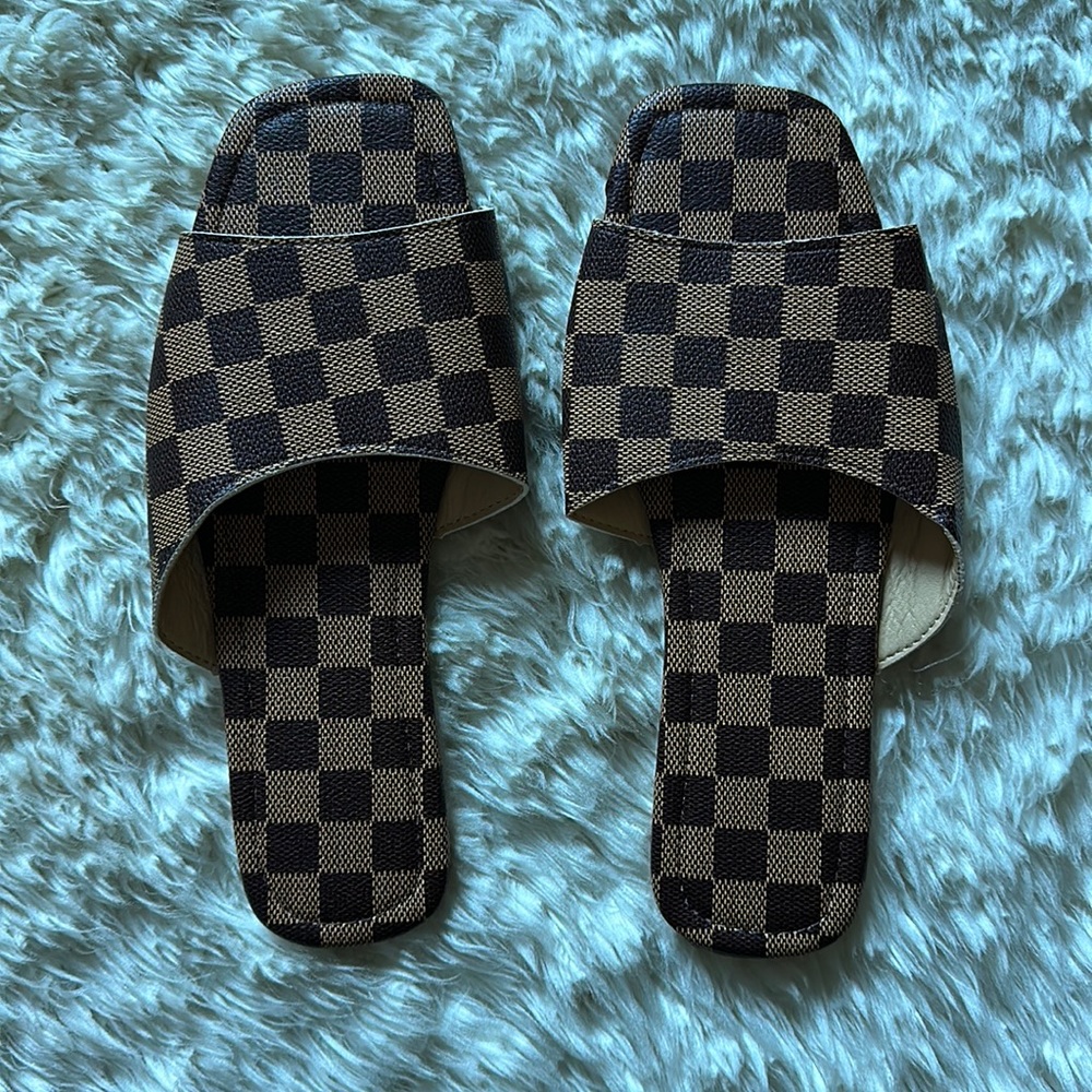 Checkerboard Brown Square Print Slide Sandals-9